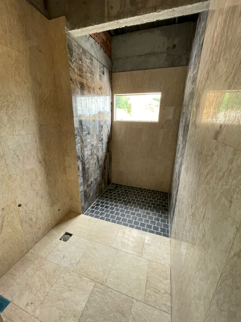 De tiles & stone deco 1 Jubin Lantai & Batu Hias: Inspirasi Reka Bentuk Moden & Elegan